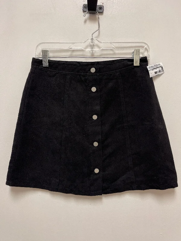 Skirt Mini & Short By Divided In Black, Size: 6